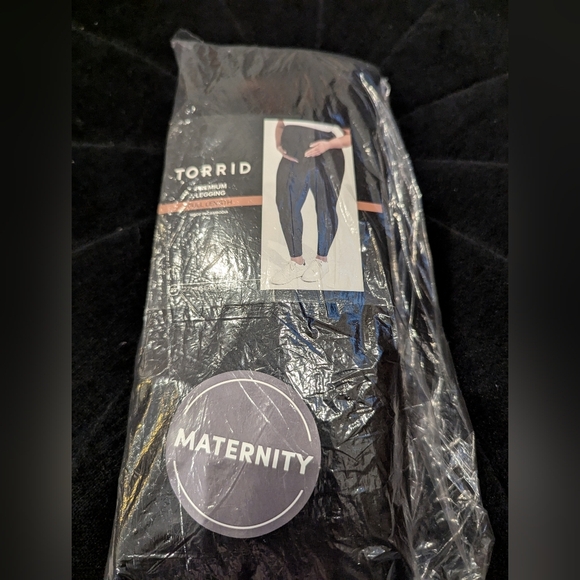 Torrid Full Length Signature Waist Maternity Legging plus size 2x black NWT - Picture 13 of 13
